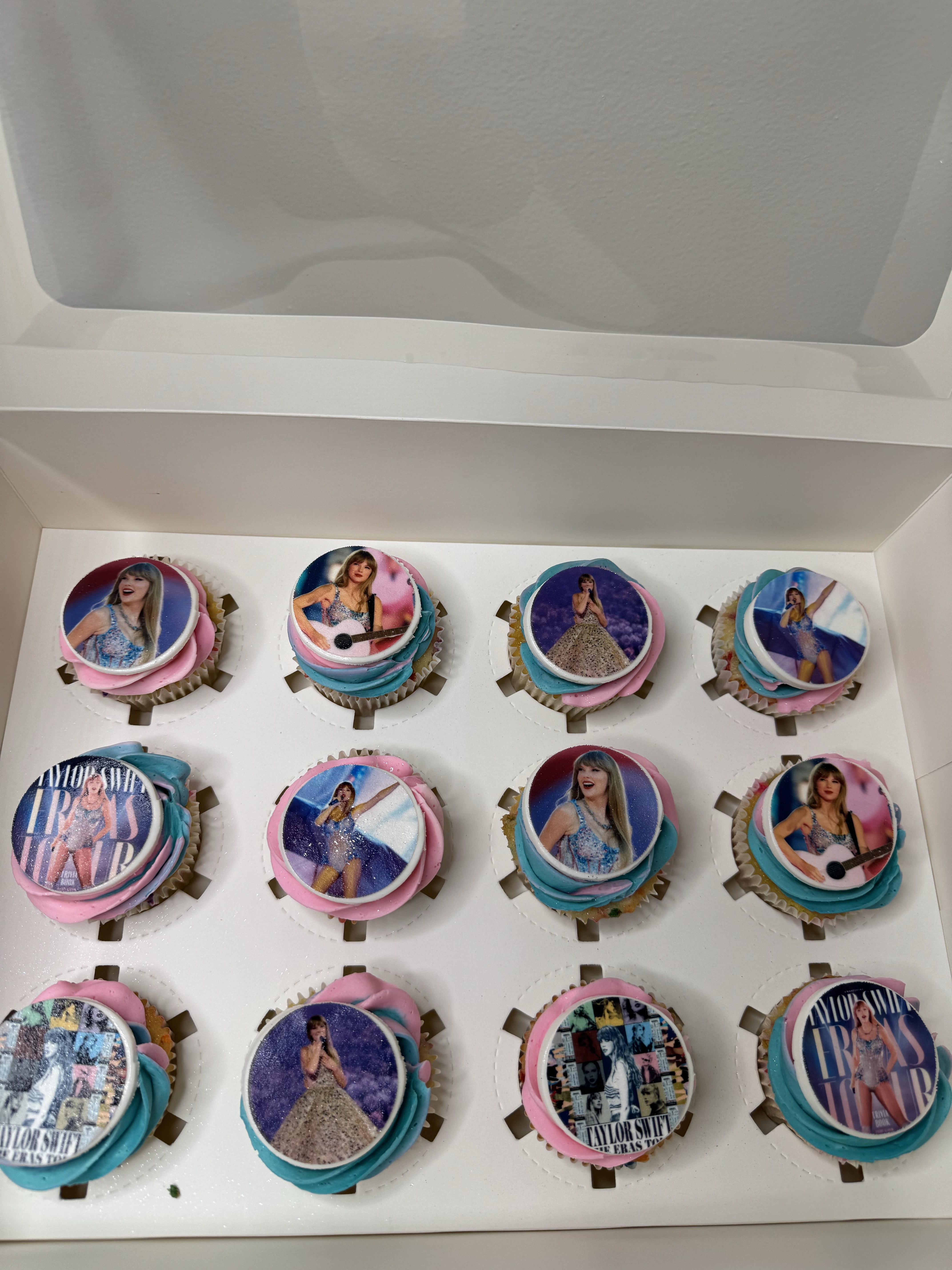 Cupcakes With Edible Image Topper
