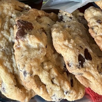 Best Chocolate Chunk Cookies!