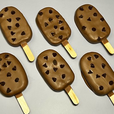 Chocolate Chip Cookie Dough Delight Cakecicles (6 Pack)