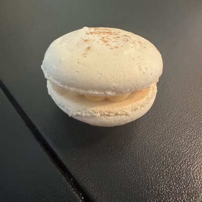 Pumpkin Spice Macaron