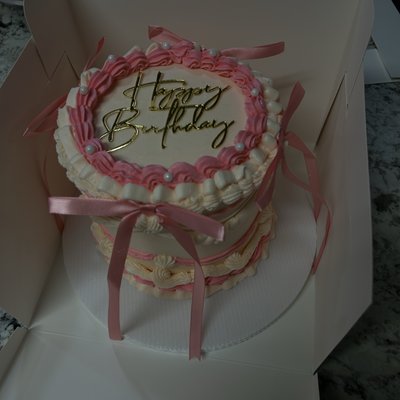 Round Vintage Cake 