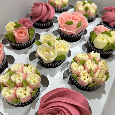 Floral Cupcakes 