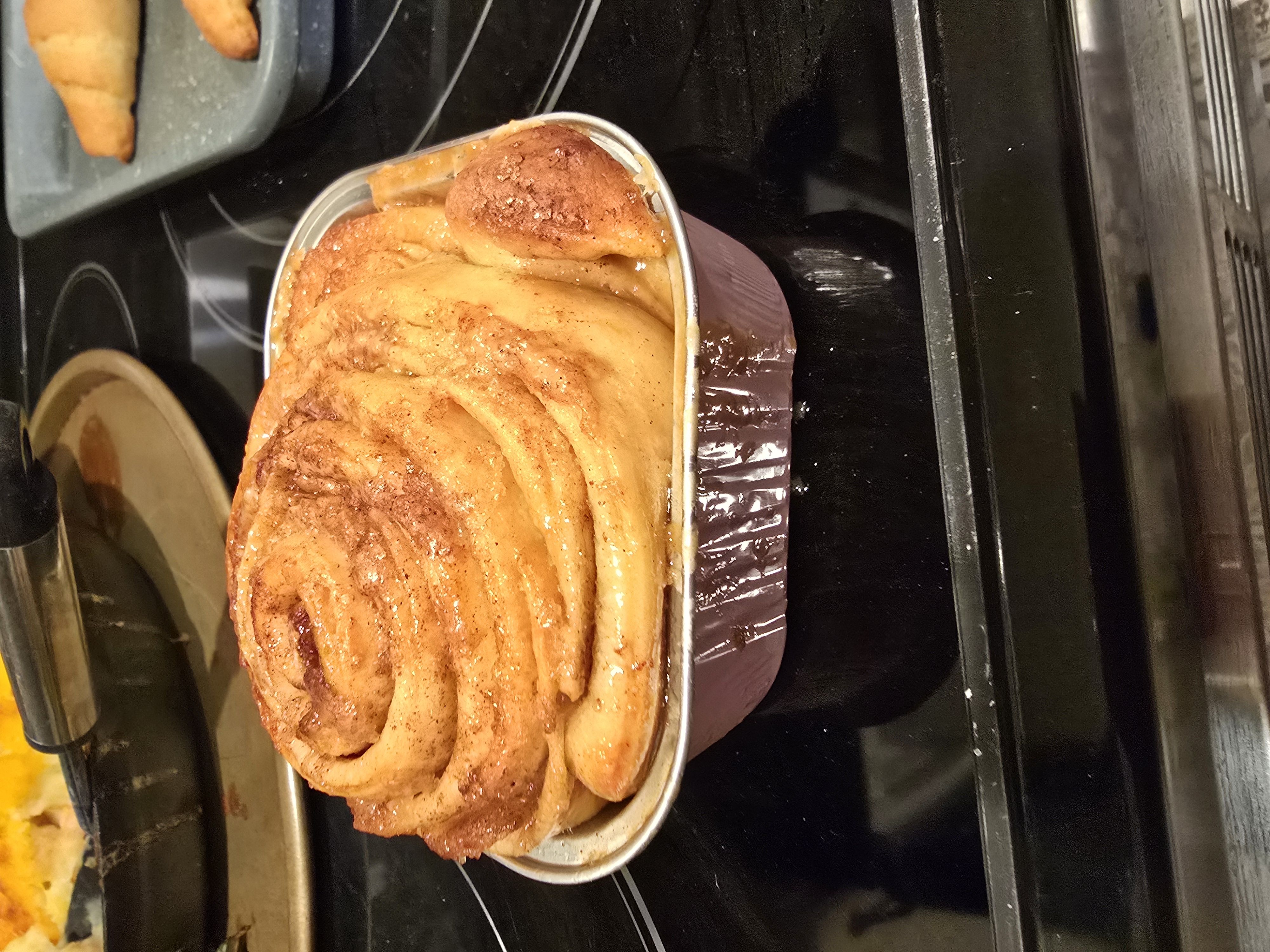 Jumbo Cinnamon Roll With Cream Cheese Frosting 