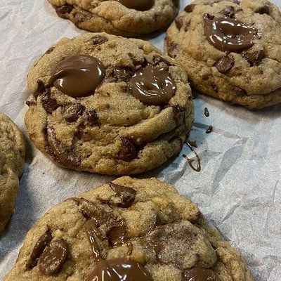 Gooey Chocolate Chip Cookies 
