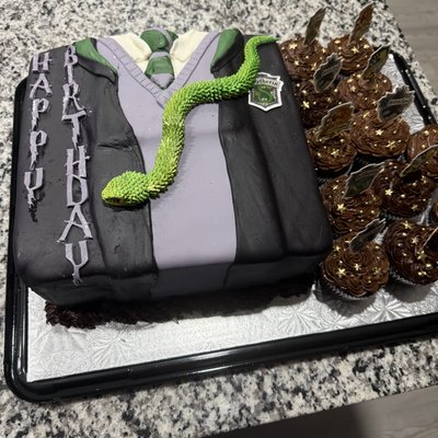 Specialty / Themed Cakes✨