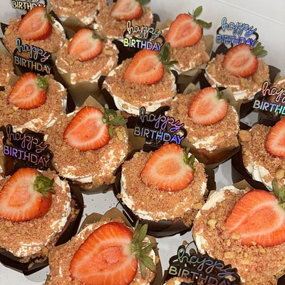 Strawberry Crunch Cupcakes