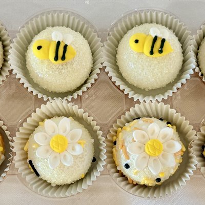 Busy Bee Cake Bites! 