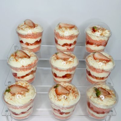 Strawberry Crunch Cake In A Cup