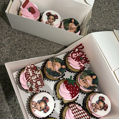 A Dozen Decorated Cupcakes 