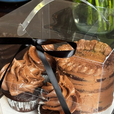Bento Cake Box Including 3 MatchingCupcakes 
