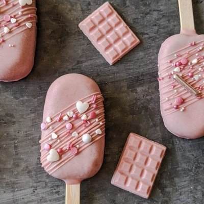 Cakesicles 