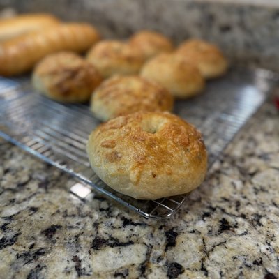 Sourdough Jalapeño Cheddar Bagels 