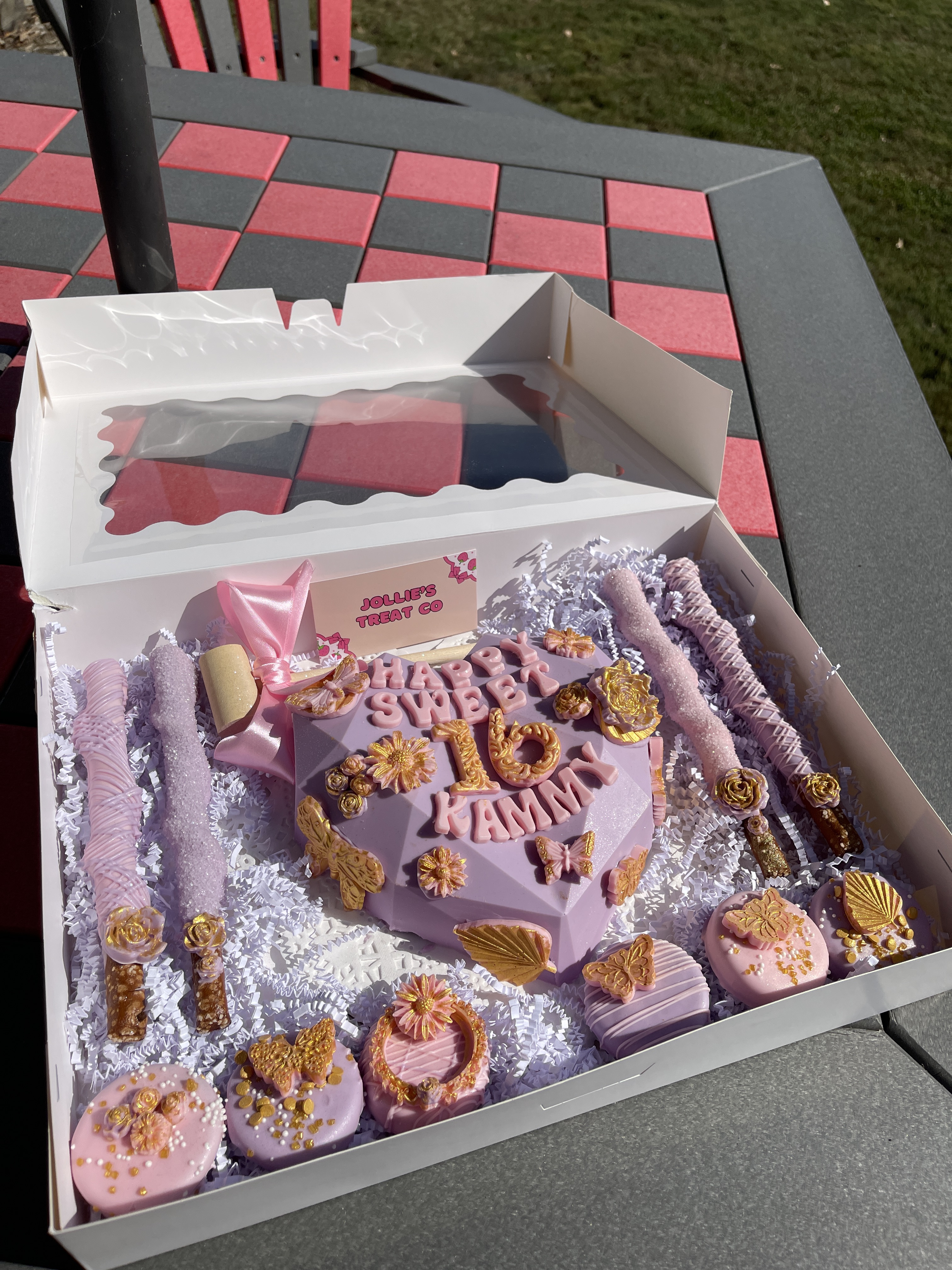 Breakable Heart 1 Dozen Strawberry's