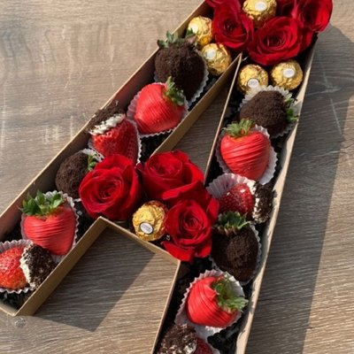 Letter/Number Chocolate Covered Strawberry Boxes 