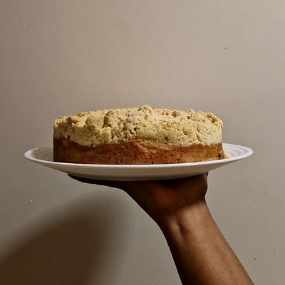 Apple Crumble Cake 8”