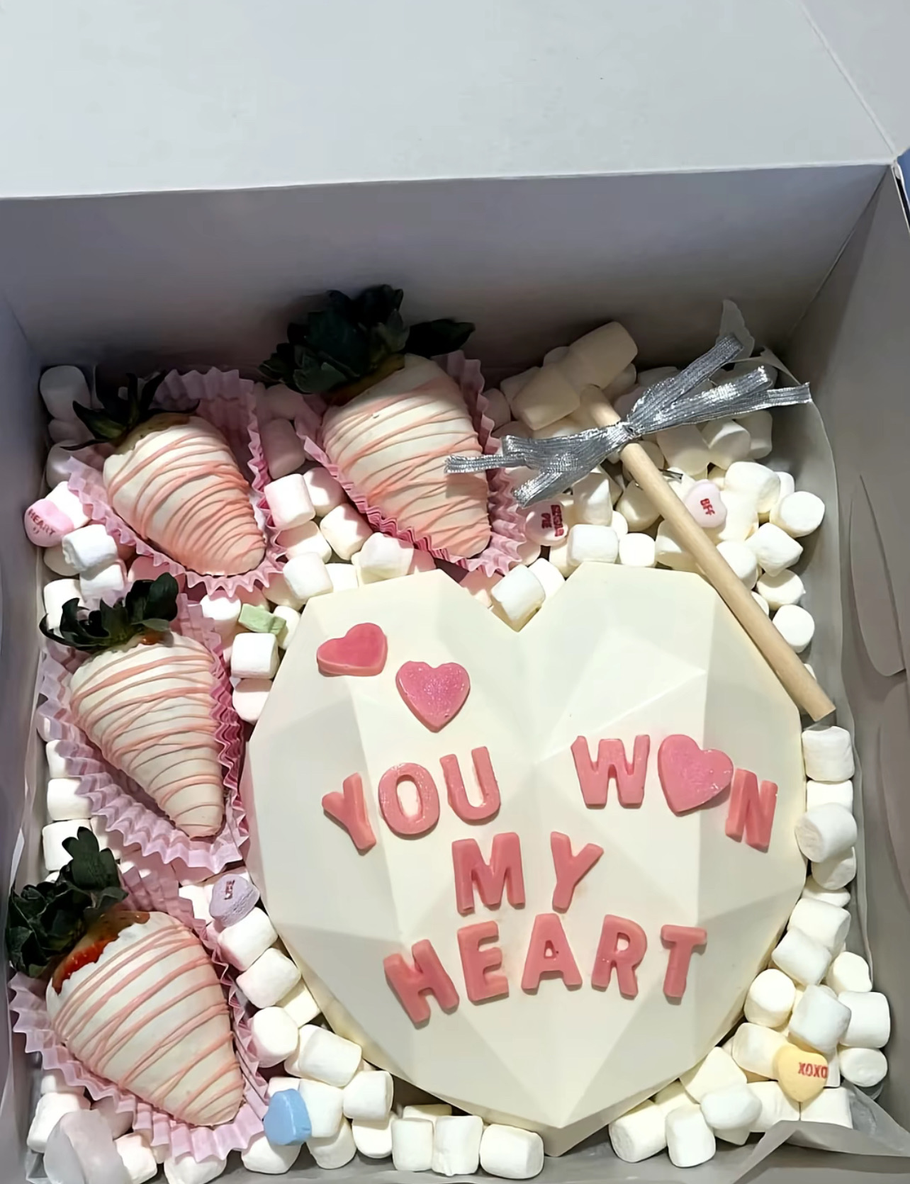 Breakable Heart w/ 6 Strawberries