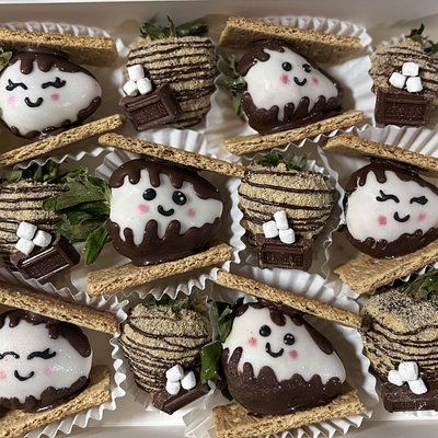 Chocolate Dipped Strawberries (Dozen)