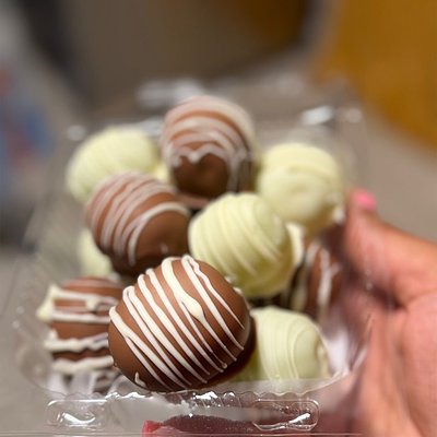 Chocolate-Covered Grapes – Regular ($15)