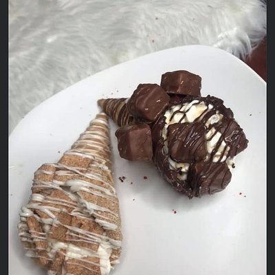 cheesecake stuffed waffle cones(2 count)