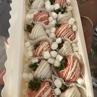 Strawberry crunch Chocolate Covered Strawberries 