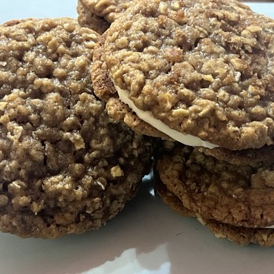Brown Butter Apple Cider Oatmeal Creme Pies