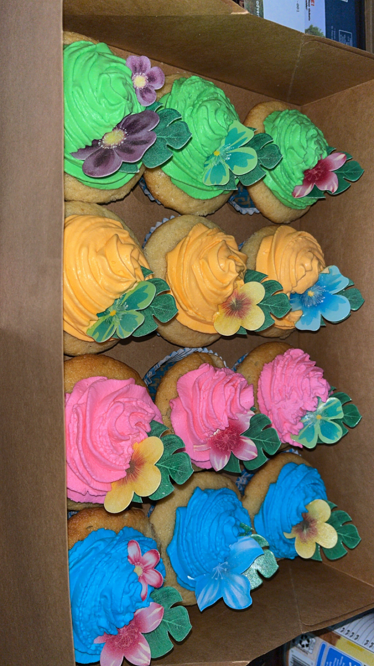 (1) Dozen Cupcakes