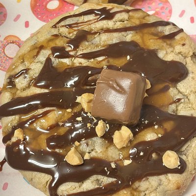 Chocolate Chip Snickers Cookies