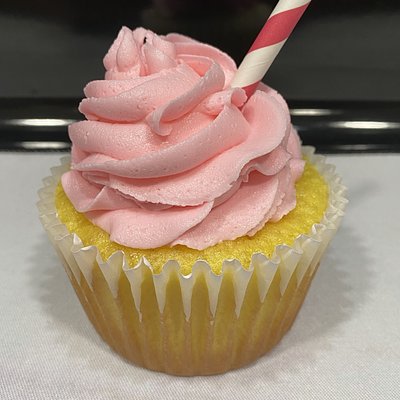 Strawberry Lemonade Cupcake 