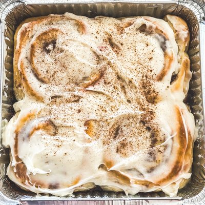 Cinnamon Rolls With Vanilla Bean Cream Cheese Frosting