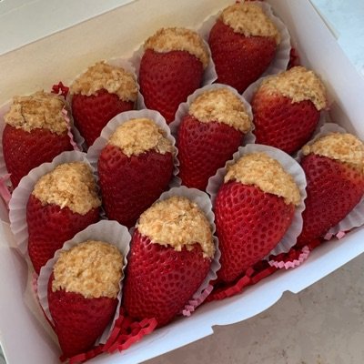 Cheesecake Stuffed Strawberries 