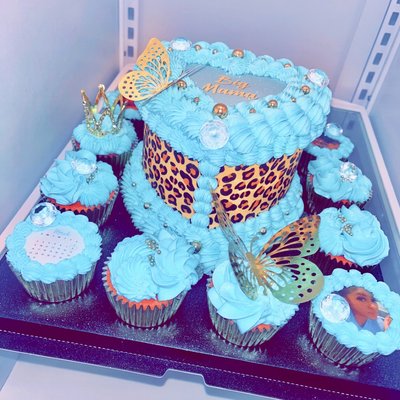 Custom Heart Cake & Cupcakes #2