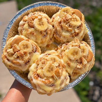 Banana Pudding Cinnamon Rolls (5 Count)