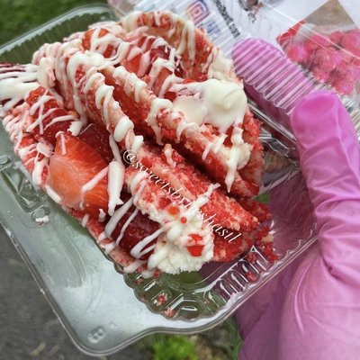 2 Cheesecake Tacos: Strawberry Crunch Flavor 