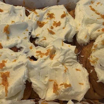 Six Orange Creamsicle Cinnamon Rolls