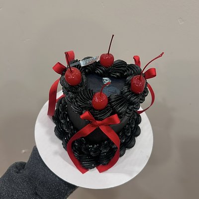 4” Custom Heart Cake 
