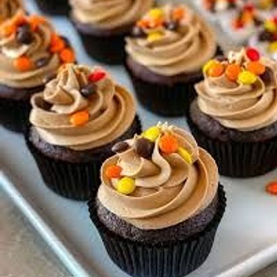 Reese's Pieces Cupcakes (6)