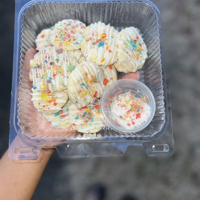 Fruity Pebbles Cookie Dippers