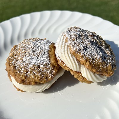 Pumpkin Oatmeal Cream Pie Cookies