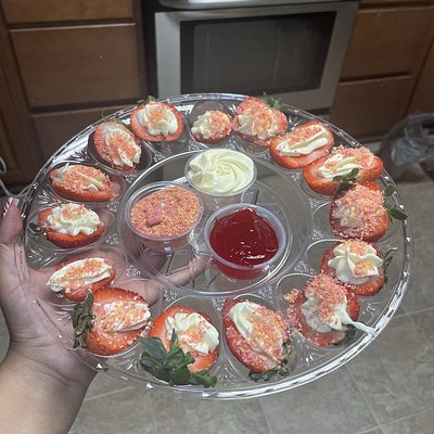 Strawberry Crunch Cheesecake Berry Platter 