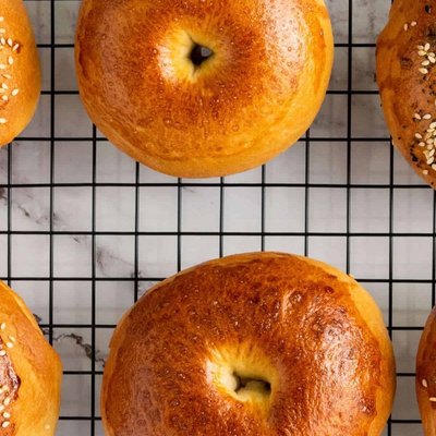 Plain bagels 