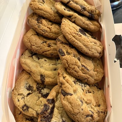 Chocolate Chip Cookies - 1 Dozen