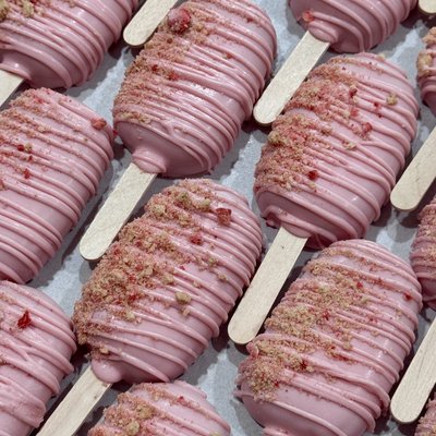 Strawberry Shortcake Cake Pops