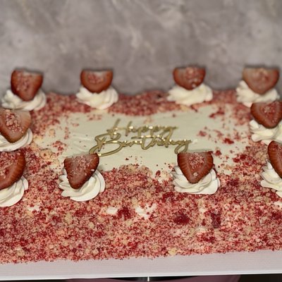 Strawberry Crumble Cake (any shape)
