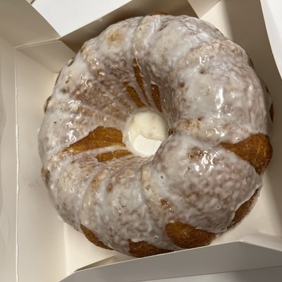 Lemon bundt Cake Plain White Glaze