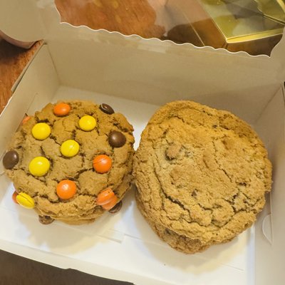 6 Pack Giant Dreamy Cookies (it’s a double-pick up to 2 flavors)