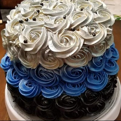 3 Layer Tricolor Rosette Cake