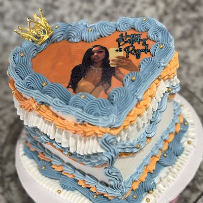 6” Vintage Heart Cake W/ Images On Top 