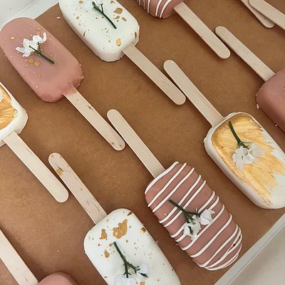 Pink And White Classy Cakesicles