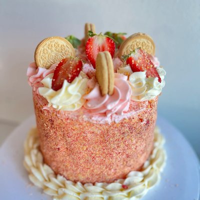 Strawberry Crunch Cake