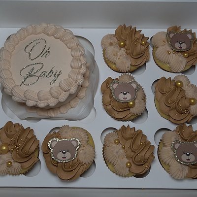 Mini Cake + 8 Cupcakes Box 🎂🧁